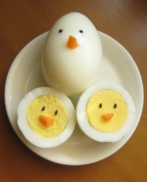 DECORATIVE EGGS CUTTED ON A DISH